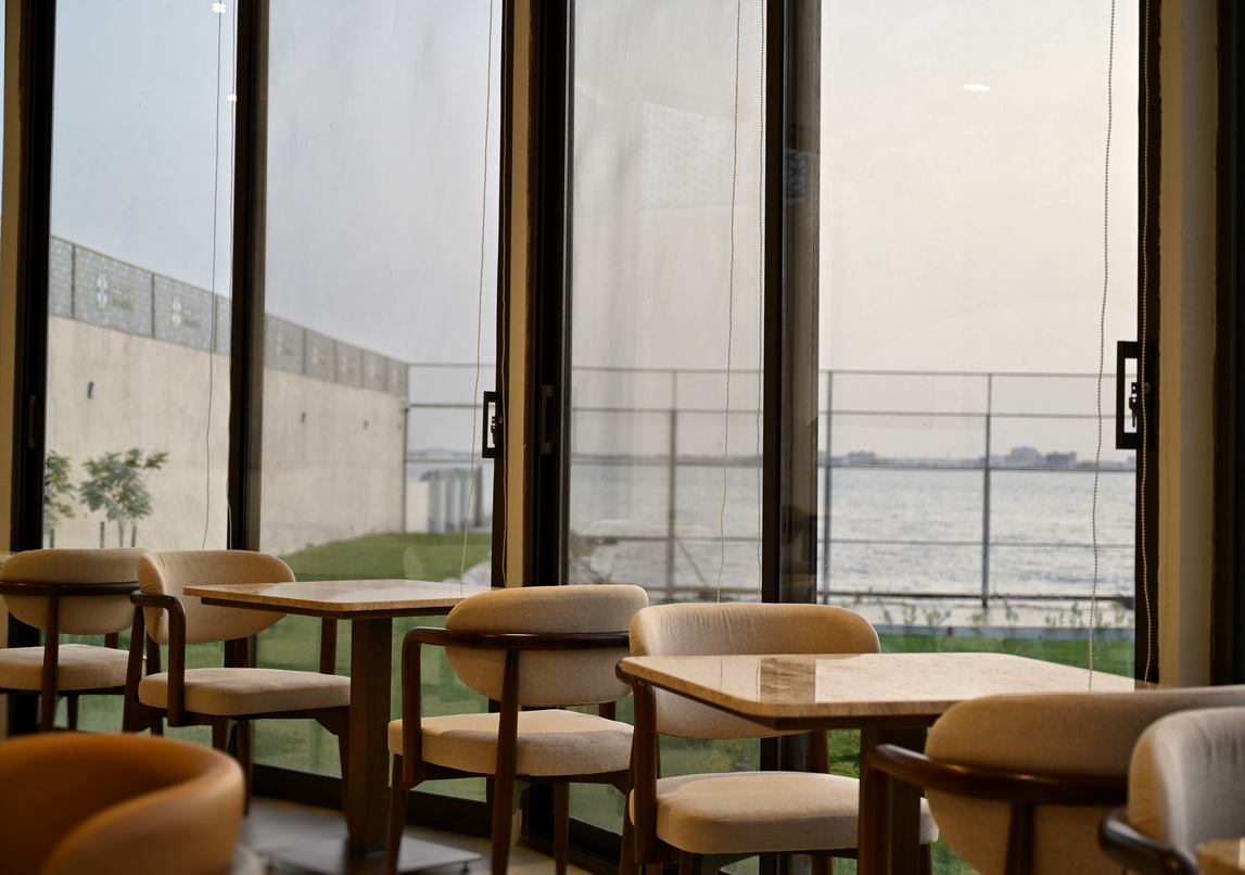 رياضات شاطئية جماعية بمركز عوين